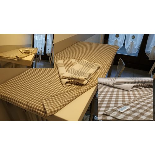 Tovaglia a Quadretti Vichy Viola: foto della recensione di Gianmario P.
